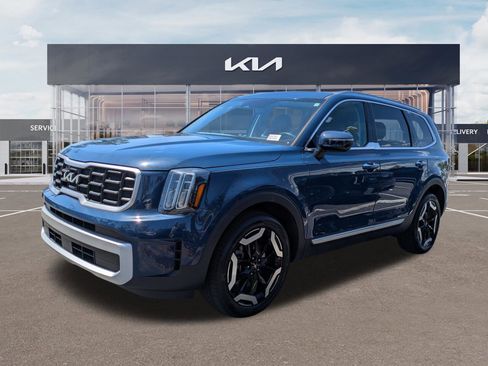 Certified 2024 Kia Telluride S FWD image 6