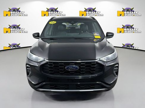 Used 2023 Ford Escape ST-Line Select w/ Tech Pack #1 AWD/4WD image 2