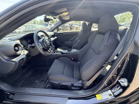 Used 2025 Toyota GR86 RWD image 41