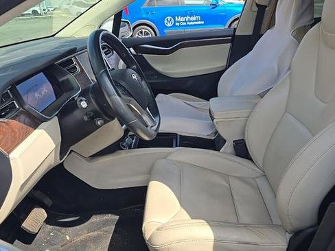 Used 2017 Tesla Model X 75D image 2