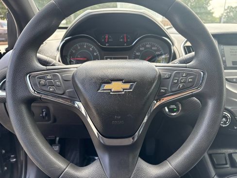 Used 2017 Chevrolet Cruze LT w/ Convenience Package FWD image 21