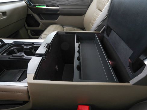 Used 2026 Ford F250 Platinum w/ Platinum Plus Package image 32