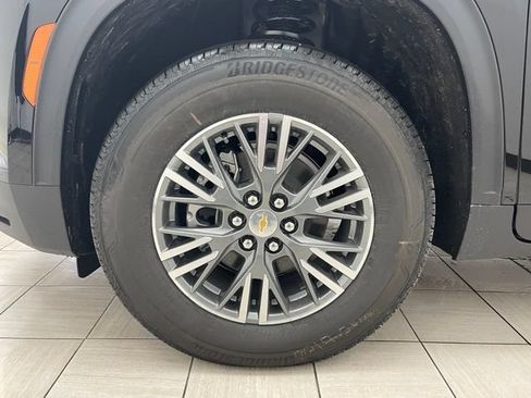 New 2026 Chevrolet Traverse LT w/ Driver Confidence Package AWD/4WD image 7