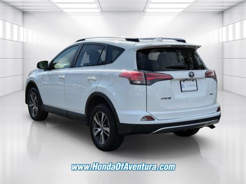 Used 2018 Toyota RAV4 XLE FWD image 4