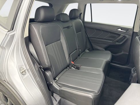 Used 2023 Volkswagen Tiguan SE image 18