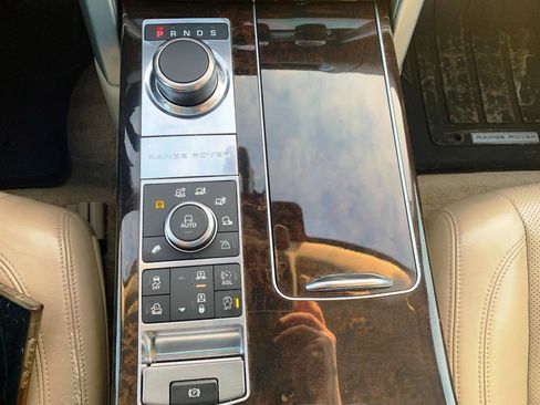 Used 2016 Land Rover Range Rover HSE image 11