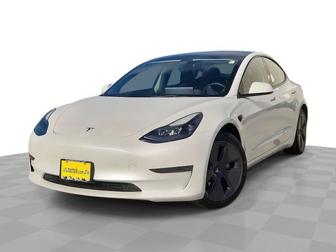 Used 2023 Tesla Model 3 Standard Range RWD image 1
