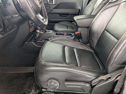 Used 2022 Jeep Wrangler Unlimited Rubicon w/ Trailer Tow Package image 12