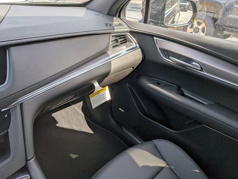 New 2026 Cadillac XT5 Luxury image 20