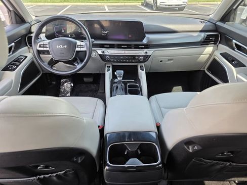Used 2024 Kia Telluride S w/ S Sunroof Package FWD image 8
