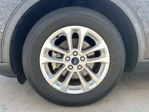 Used 2021 Ford Escape SE w/ Convenience Package FWD image 11
