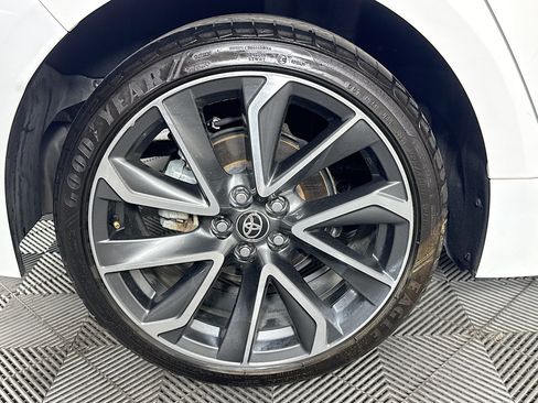 Used 2020 Toyota Corolla SE w/ SE Premium Package FWD image 31