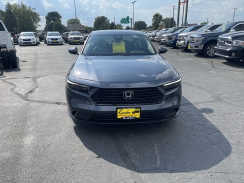 Used 2023 Honda Accord EX image 3