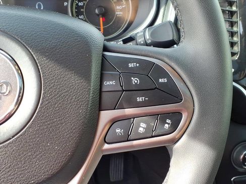 Used 2022 Jeep Cherokee Limited image 19