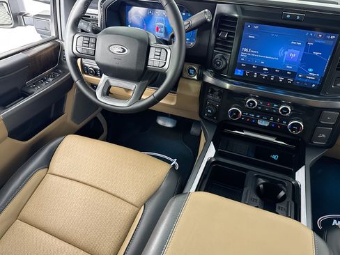 Used 2025 Ford F250 Lariat w/ Lariat Ultimate Package AWD/4WD image 28