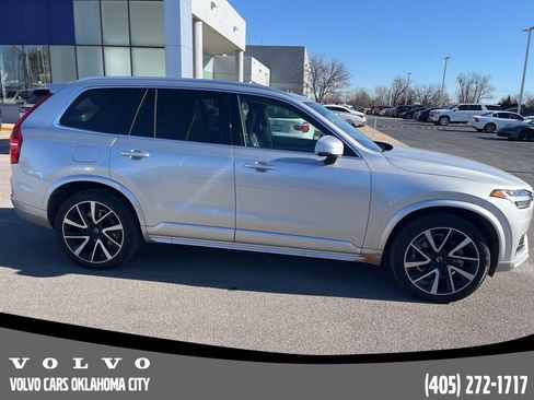 Used 2020 Volvo XC90 T6 Momentum image 4