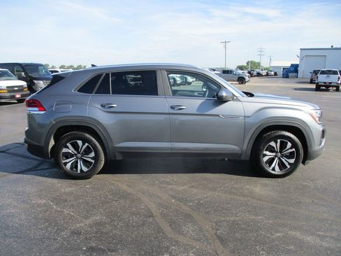 Used 2024 Volkswagen Atlas Cross Sport SE AWD/4WD image 4