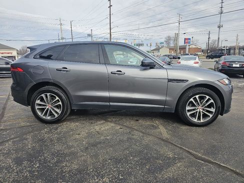 Used 2019 Jaguar F-PACE Premium image 4