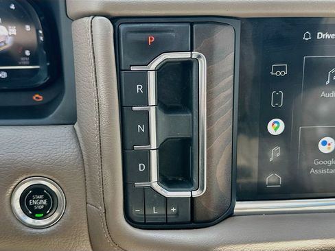 Used 2022 GMC Yukon XL Denali w/ Advanced Technology Package AWD/4WD image 18