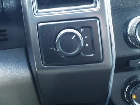 Used 2018 Ford F150 XLT image 33