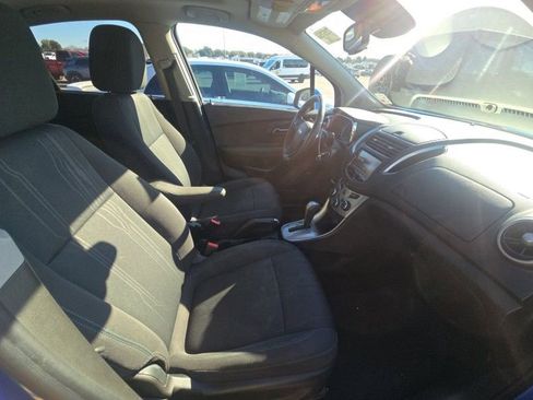 Used 2016 Chevrolet Trax LT w/ LT Sun and Sound Package image 27