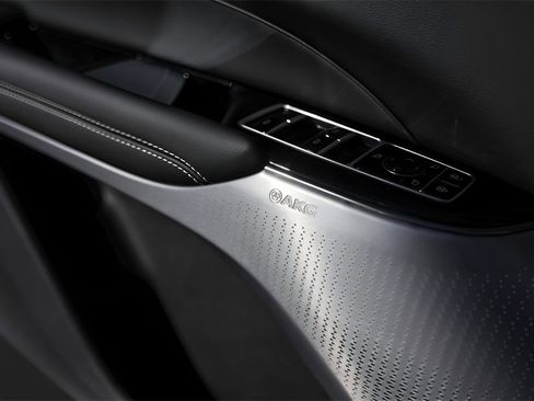 Used 2024 Cadillac Lyriq Sport image 19