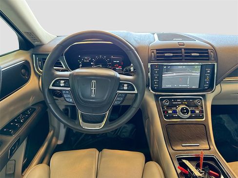 Used 2020 Lincoln Continental Reserve image 24