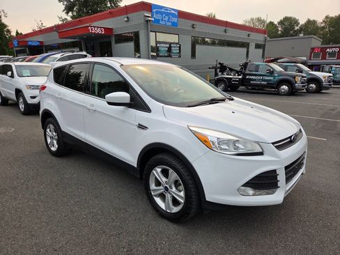 Used 2016 Ford Escape SE image 9