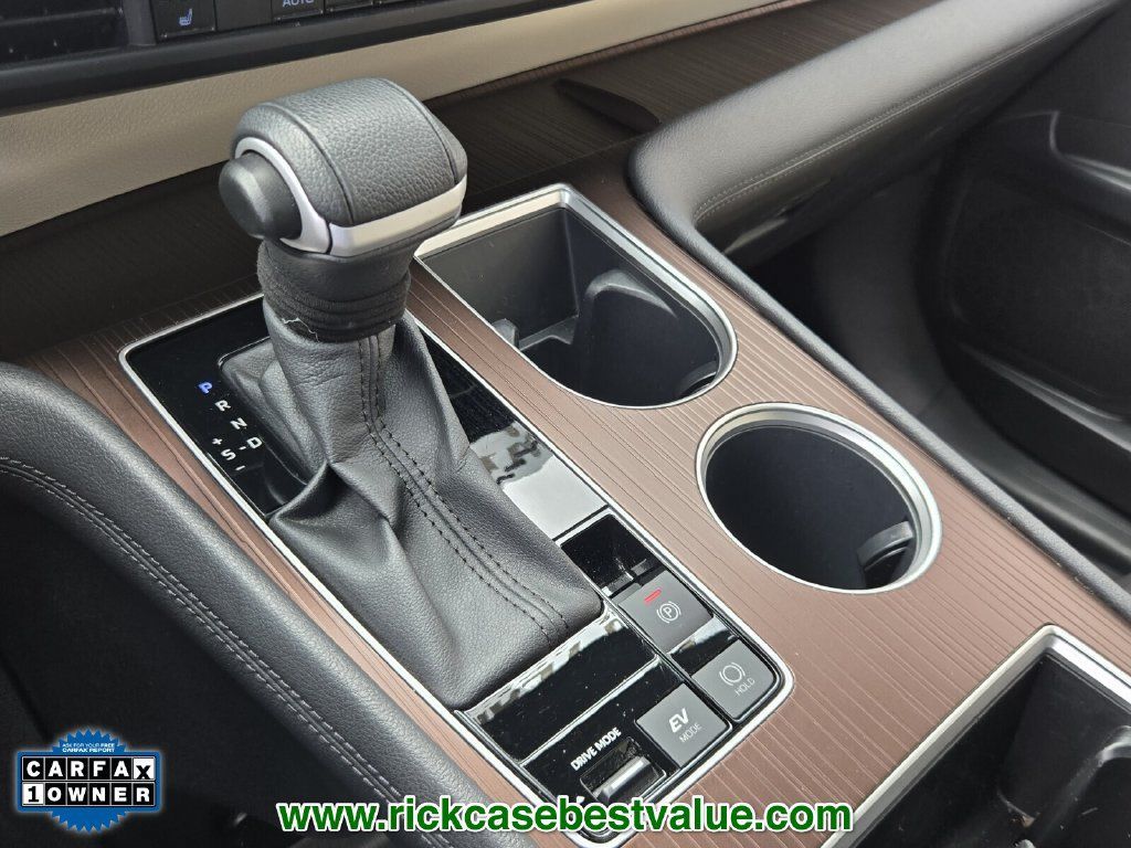 Used 2024 Toyota Sienna XLE FWD image 26