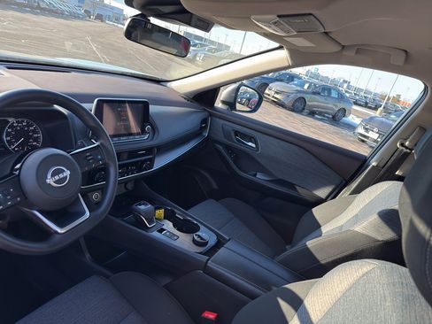 Certified 2023 Nissan Rogue SV image 25