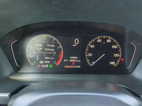 Used 2023 Honda Pilot Touring image 17