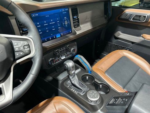 Used 2022 Ford Bronco Outer Banks w/ Sasquatch Package AWD/4WD image 4
