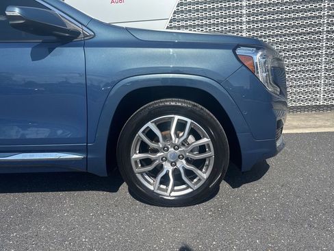 Used 2024 GMC Terrain Denali w/ Denali Premium Package AWD/4WD image 28