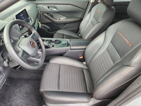 Used 2025 Nissan Rogue SV w/ Rock Creek Premium Package image 10