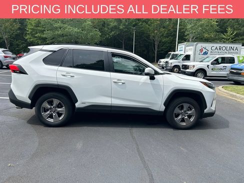 Used 2025 Toyota RAV4 XLE AWD/4WD image 8