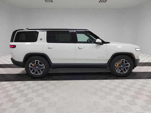 Used 2024 Rivian R1S Adventure image 6