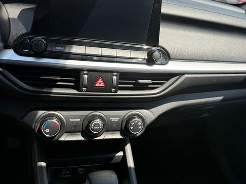 Used 2023 Kia Forte LXS FWD image 8