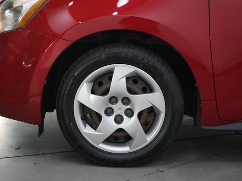 Used 2009 Pontiac Vibe w/ Preferred Package FWD image 24