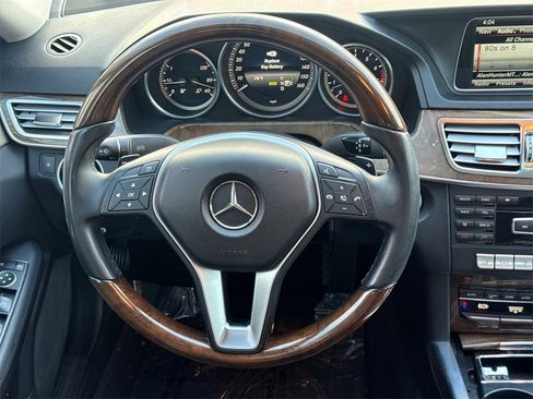 Used 2014 Mercedes-Benz E 350 Sedan image 24