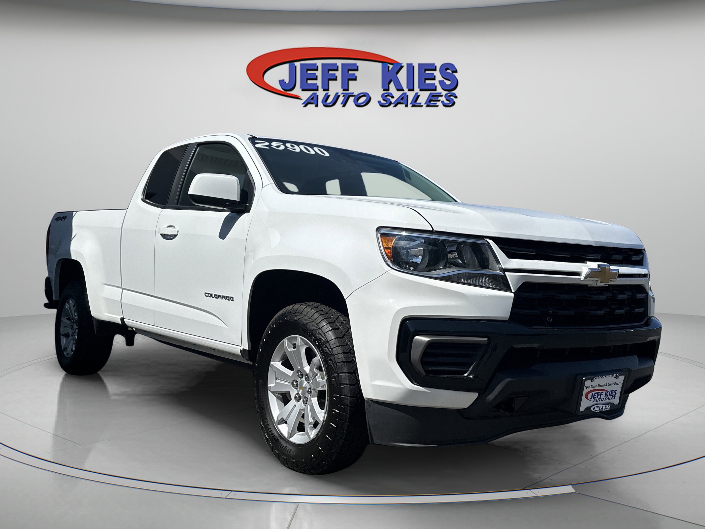 Used 2022 Chevrolet Colorado LT w/ Fleet Safety Package AWD/4WD image 2