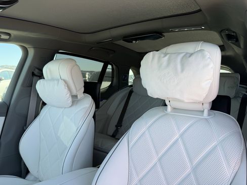 New 2025 Mercedes-Benz Maybach EQS 680 4MATIC image 17