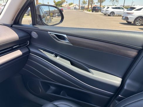 Used 2023 Genesis GV80 2.5T AWD/4WD image 16
