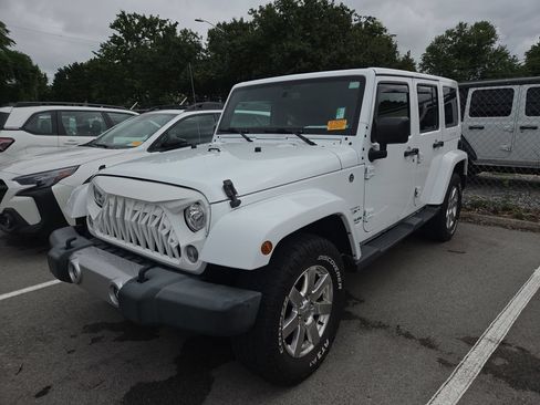 Used 2017 Jeep Wrangler Unlimited Sahara AWD/4WD image 9