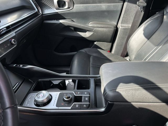 Used 2025 Kia Sorento EX AWD/4WD image 37