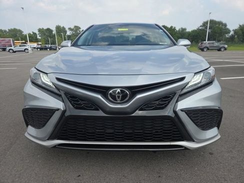Used 2024 Toyota Camry XSE FWD image 3