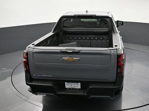 Used 2026 Chevrolet Silverado EV LT AWD/4WD image 18