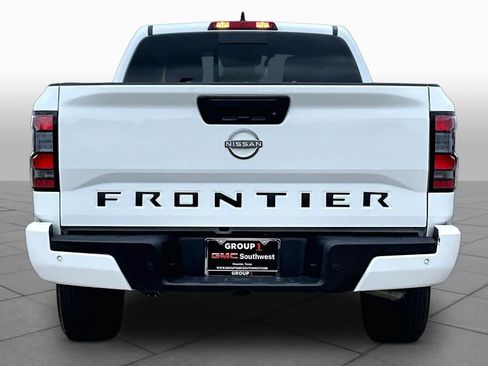 Certified 2025 Nissan Frontier SV RWD image 8