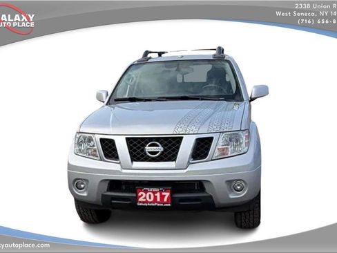 Used 2017 Nissan Frontier PRO-4X w/ Pro-4x Luxury Package AWD/4WD image 2