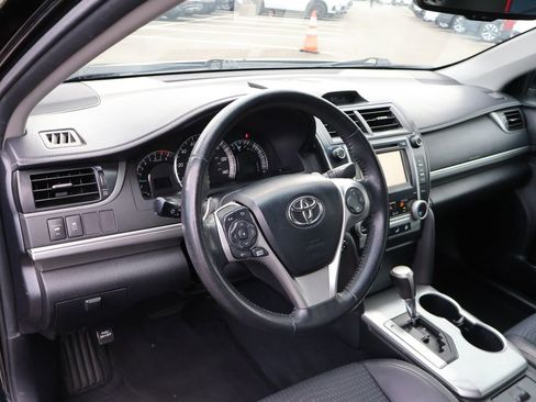 Used 2013 Toyota Camry SE w/ Convenience Pkg FWD image 16
