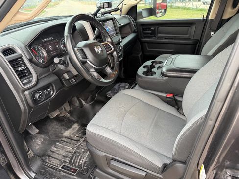 Used 2020 RAM 5500 Tradesman w/ Safety Group image 5